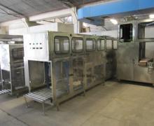 你还在为选择桶装纯净水灌装机而苦恼吗？